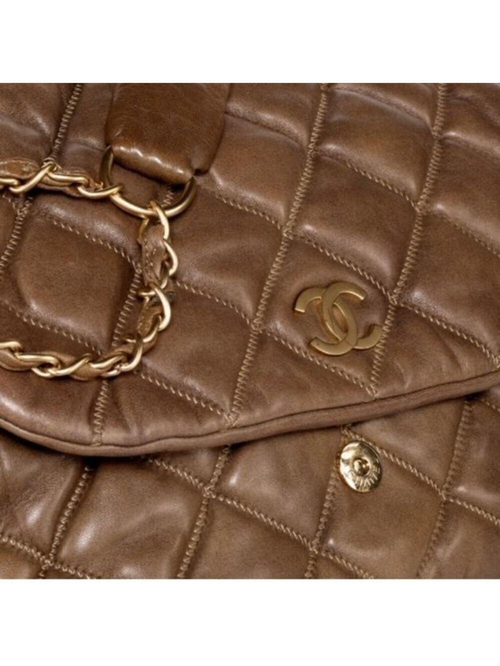 Auth Chanel Diamond Quilt Lambskin Leather Bag - Picture 8 of 9